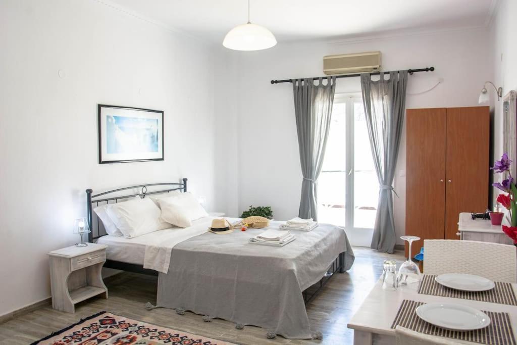 White Wave Studio 1 , 3Min Walk From Kamari Beach Luaran gambar